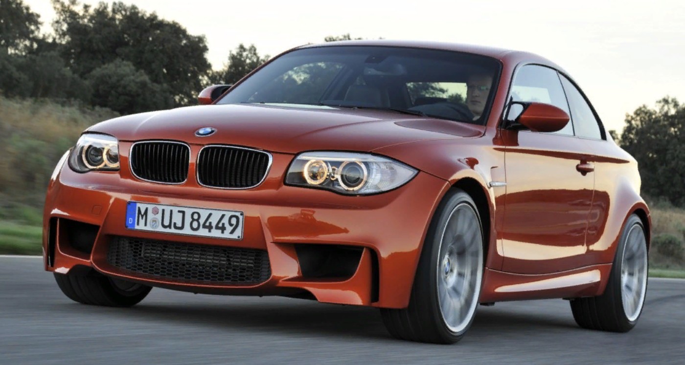 BMW 1 Series (E81) характеристики, двигатели, рестайлинг и