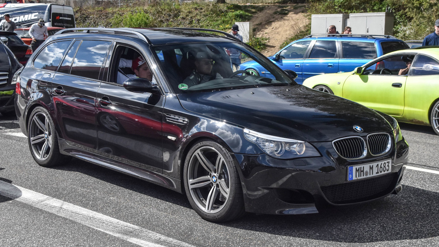 BMW M5 E61 фото